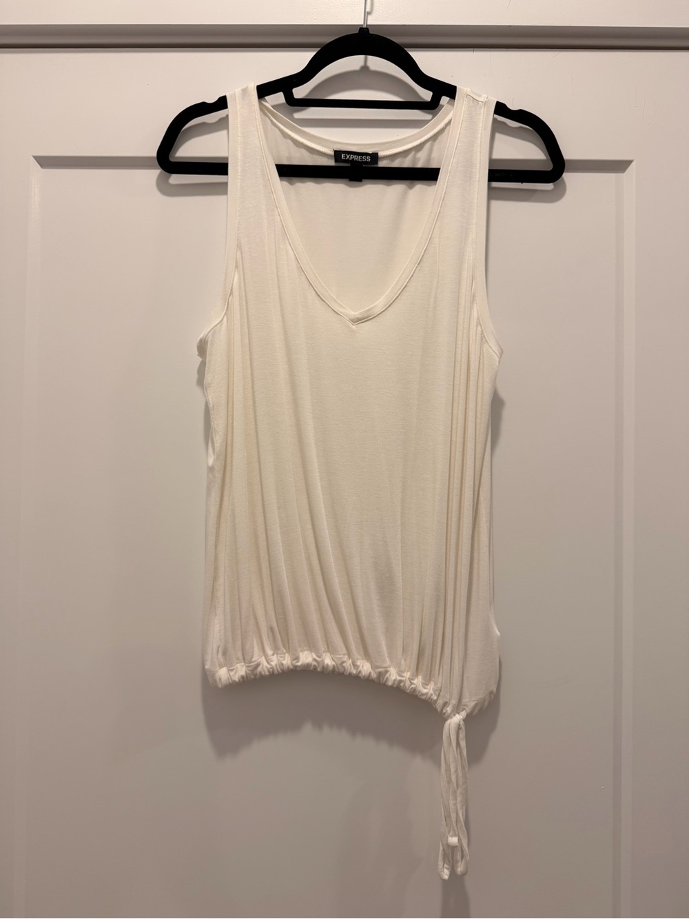 Express Cream V-Neck Tie-Hem Tank Top